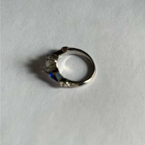 Silver Toned Fashion Ring Size 6.5 - Picture 3 of 6